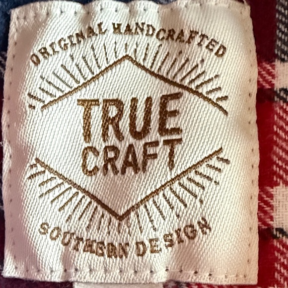 True Craft Red and Navy Plaid Men's Flannel Shirt - Picture 4 of 4